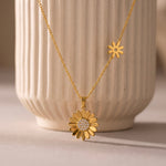 Load image into Gallery viewer, Daisy Pendant Necklace
