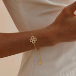 Load image into Gallery viewer, Double Clover Charm Bracelet

