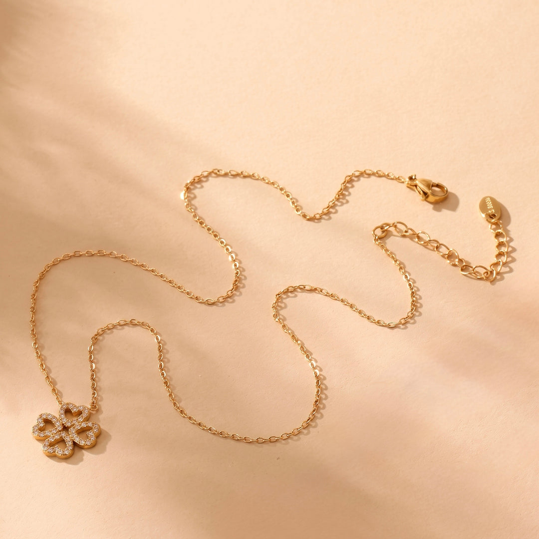 Wavy Chain Necklace with Flower Pendant