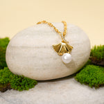 Load image into Gallery viewer, Dainty Gold Shell Pendant Necklace
